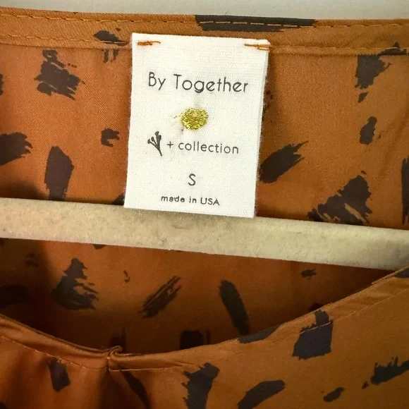 By Together Rust/Brown Patterned Blouse - Picture 3 of 6